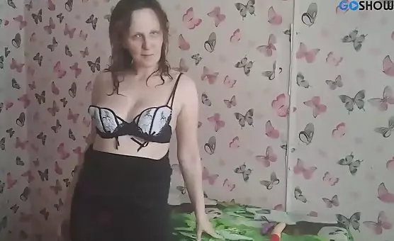Squirthappy MILF devours dildo passion
