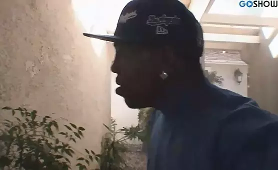 Interracial Duo Enjoys FaceSitting Delights